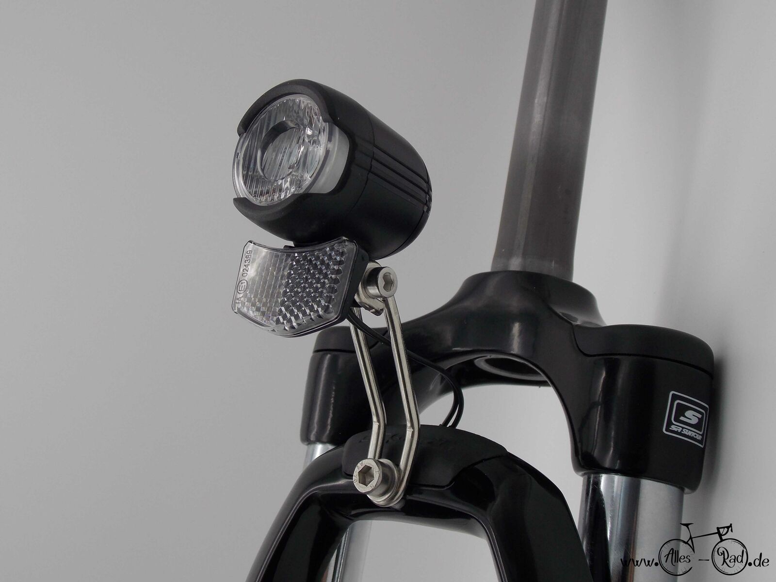 LED Fahrrad Scheinwerfer H-Black MR4 Ebike120 Lumen 6-12 Volt StVZO